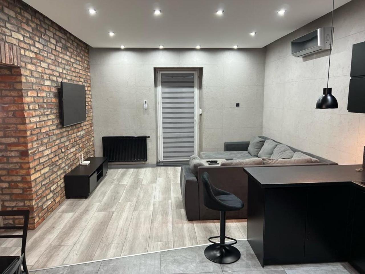 Raciborska Royal Apartment - Miejsce Parkingowe Na Parkingu Strzezonym Гливице Экстерьер фото